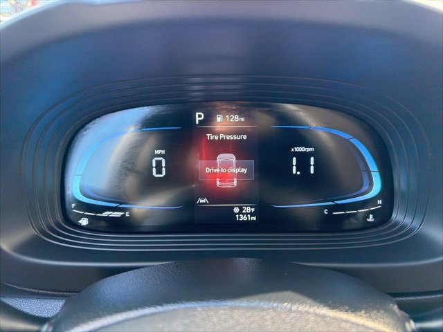 Certified 2025 Hyundai Venue SE image 22