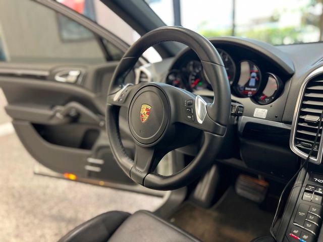 Used 2014 Porsche Cayenne Diesel AWD/4WD image 31