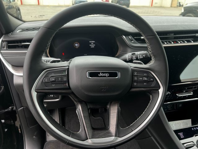 New 2025 Jeep Grand Cherokee Laredo X w/ Luxury Tech Group I image 19