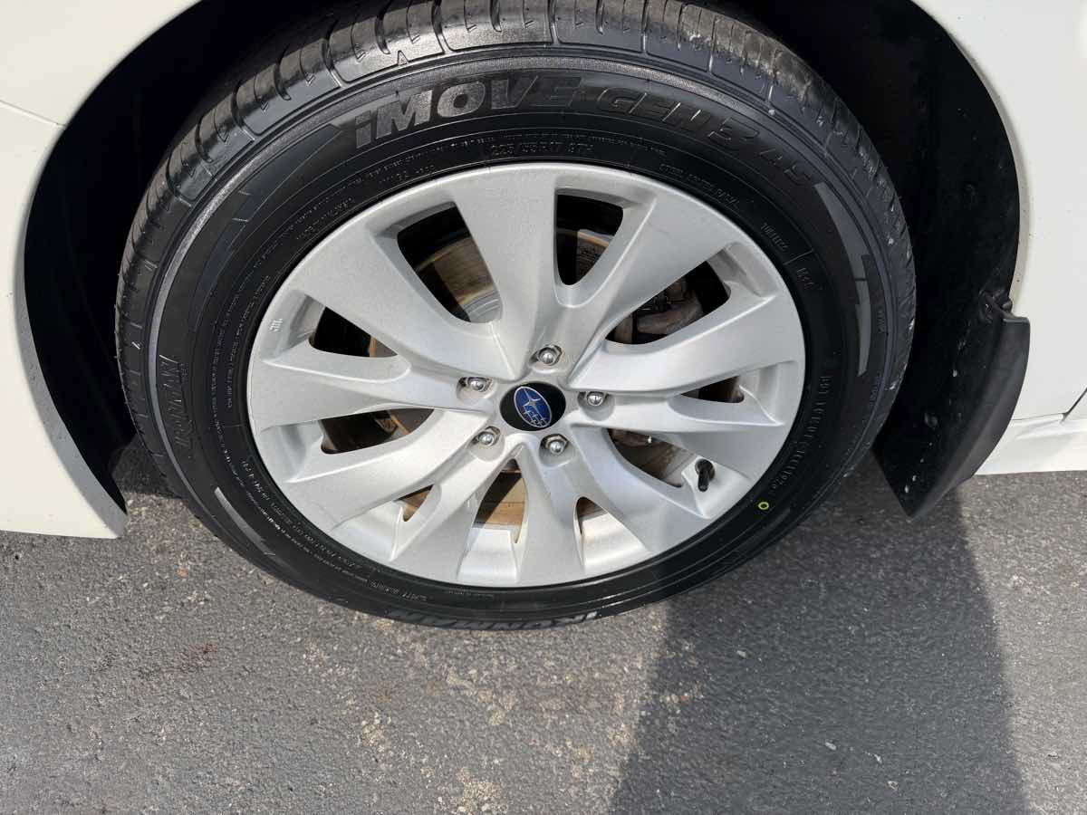 Used 2015 Subaru Legacy 2.5i Premium AWD/4WD image 8