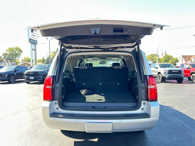 Used 2015 Chevrolet Suburban LT w/ Luxury Package AWD/4WD image 10
