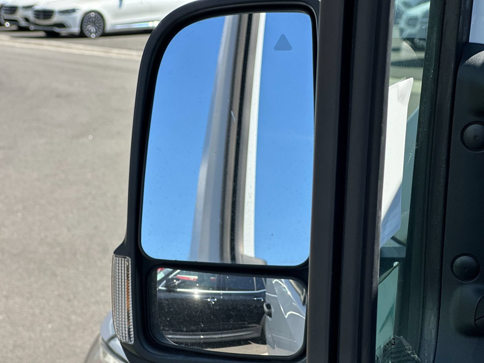 New 2025 Mercedes-Benz eSprinter 170 Cargo image 9