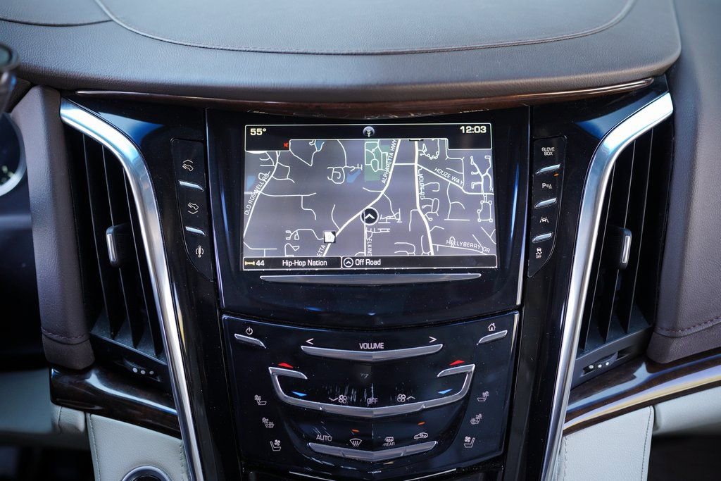 Used 2016 Cadillac Escalade Luxury image 34