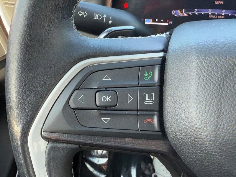 Used 2022 Jeep Grand Cherokee Altitude image 16