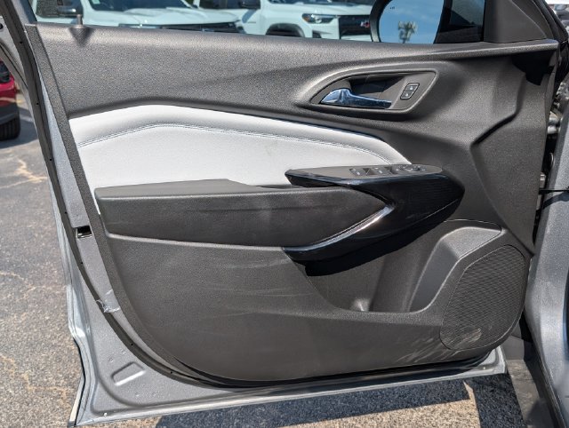 New 2026 Chevrolet Trax LT w/ Sunroof Package FWD image 12
