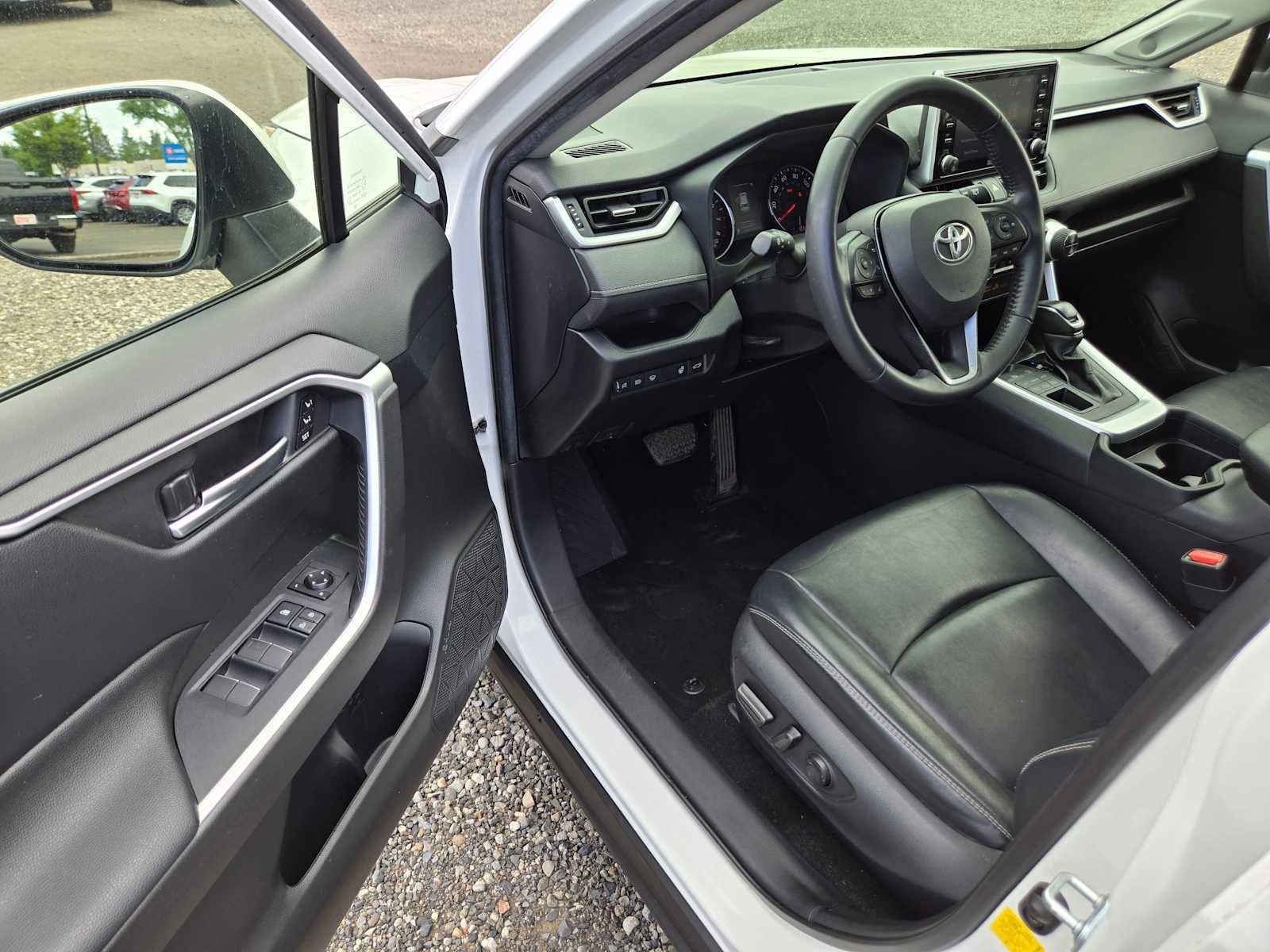 Used 2020 Toyota RAV4 XLE Premium AWD/4WD image 21