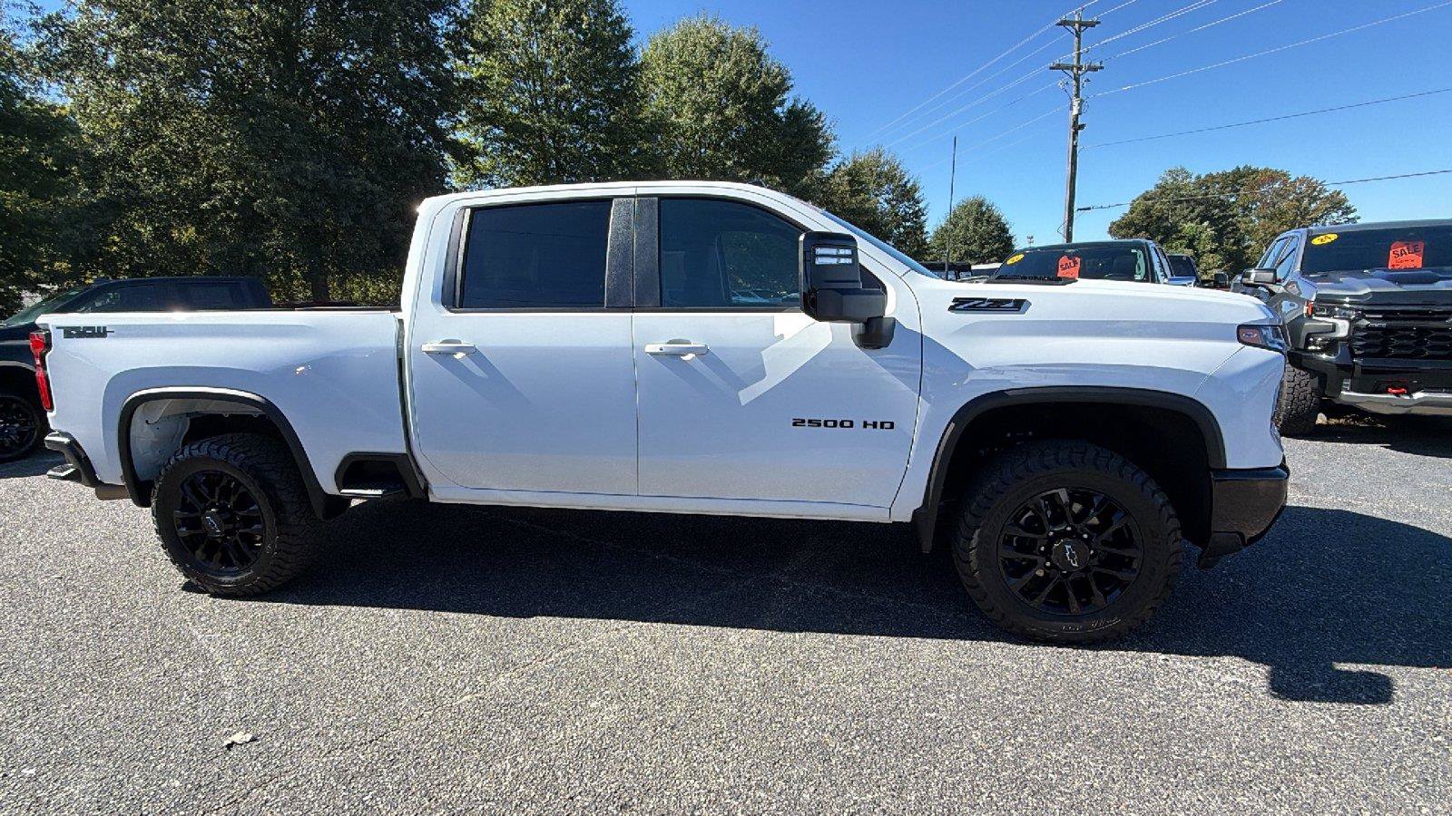 Used 2025 Chevrolet Silverado 2500 LT w/ Trail Boss Package AWD/4WD image 7