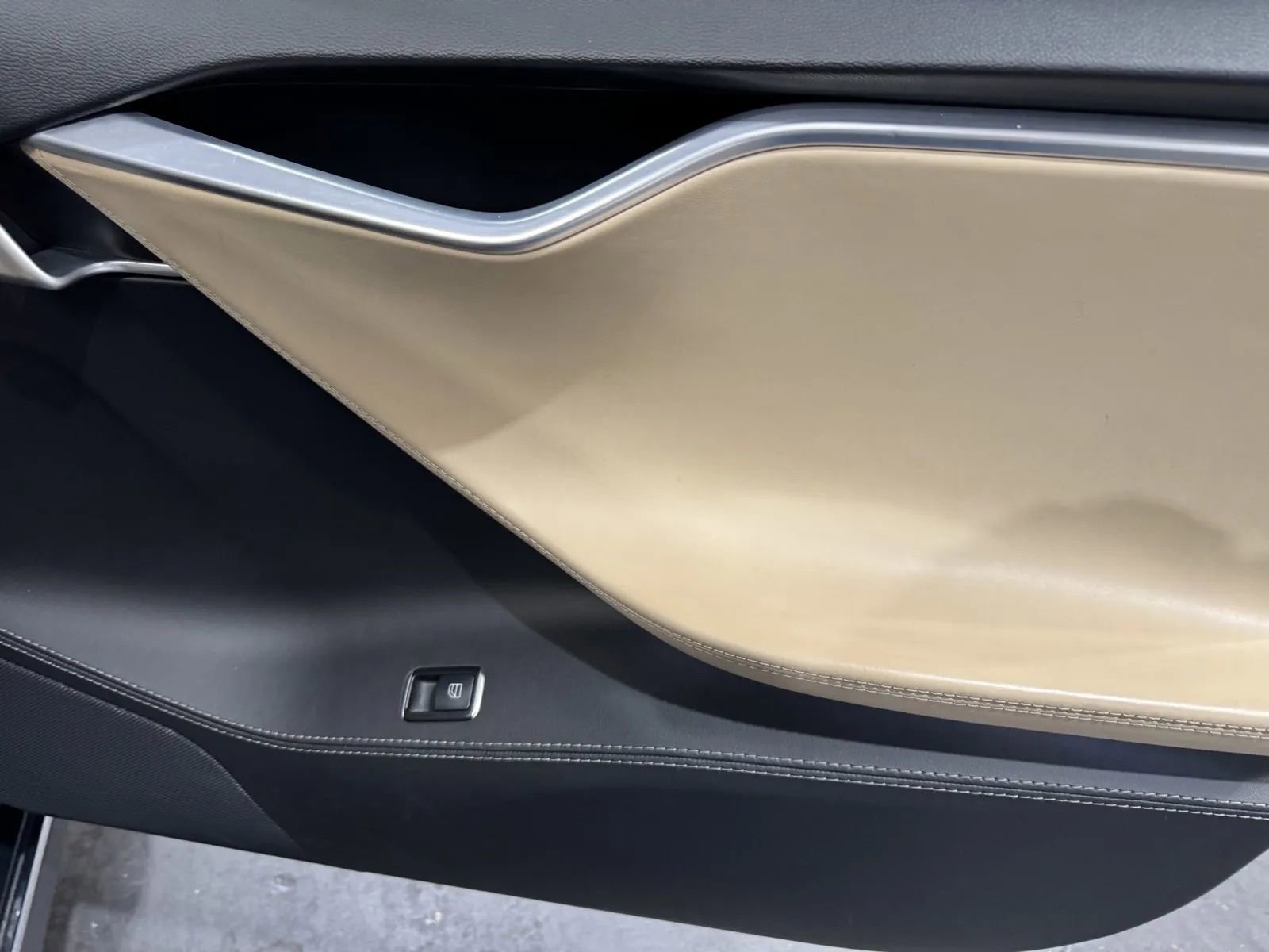 Used 2014 Tesla Model S 85 image 7