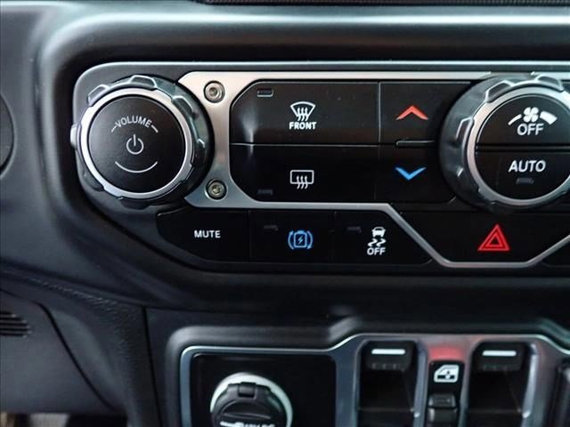 Used 2023 Jeep Wrangler Unlimited Sahara AWD/4WD image 17