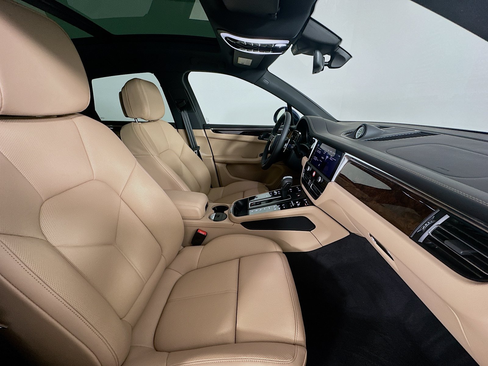 New 2026 Porsche Macan AWD/4WD image 46