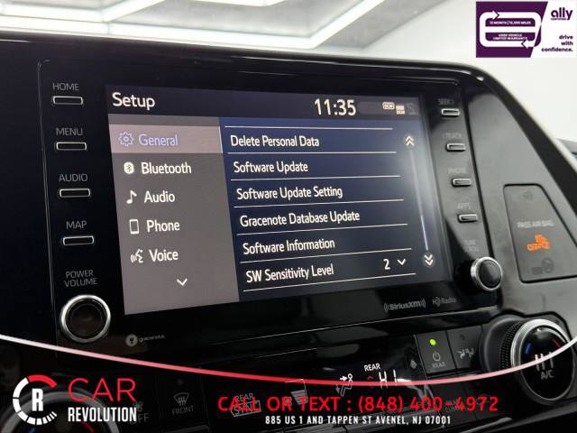 Used 2021 Toyota Highlander XLE image 31