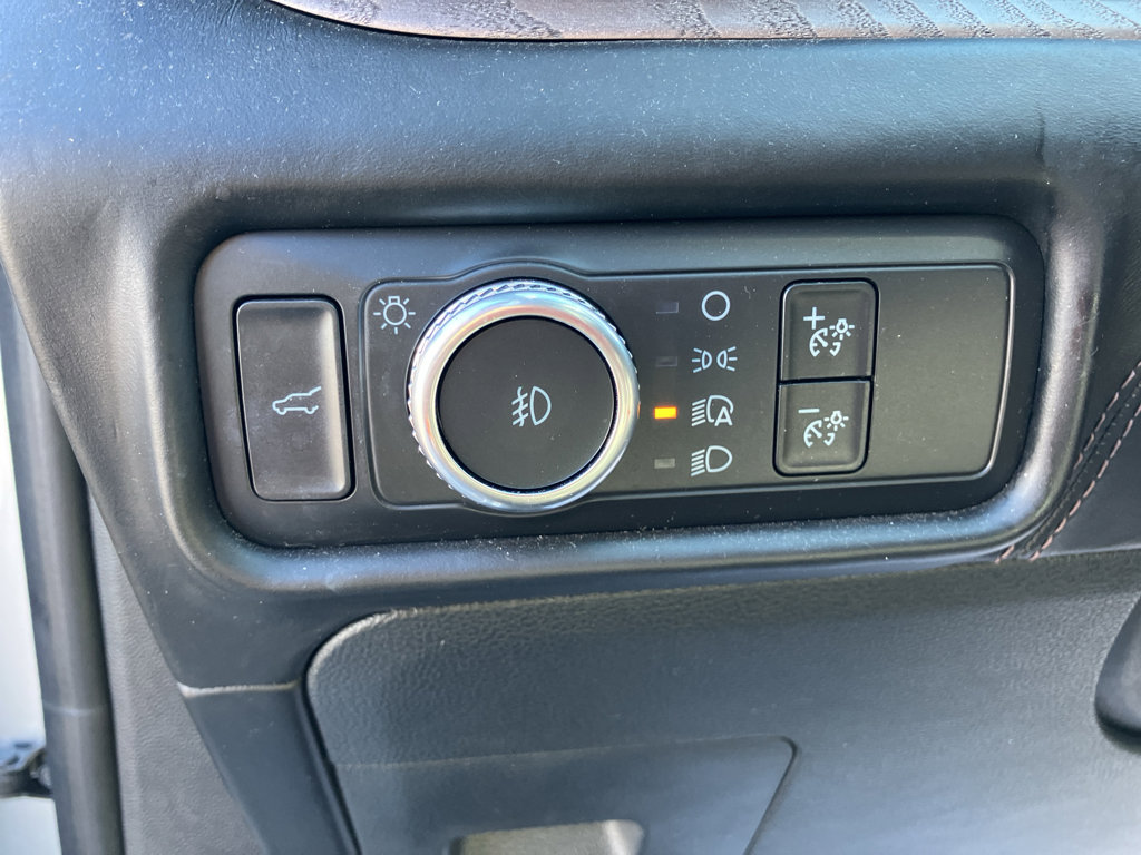 Used 2015 Ford F150 Lariat w/ Equipment Group 502A Luxury image 14