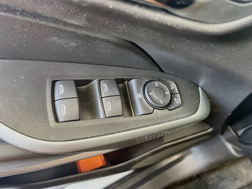 Used 2025 Chevrolet Trax LS w/ Driver Confidence Package FWD image 18