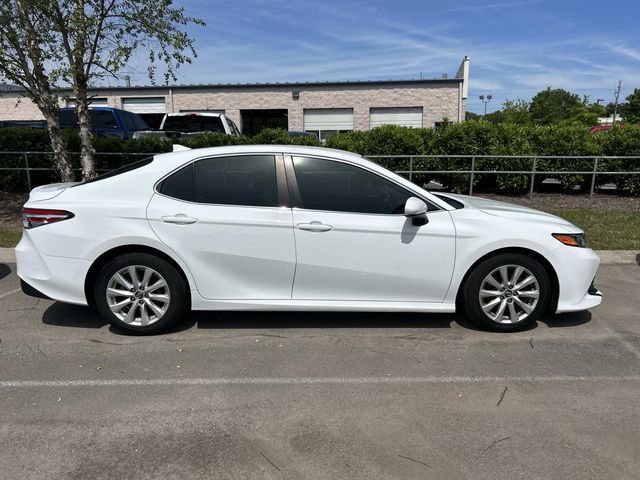 Used 2020 Toyota Camry LE FWD image 3