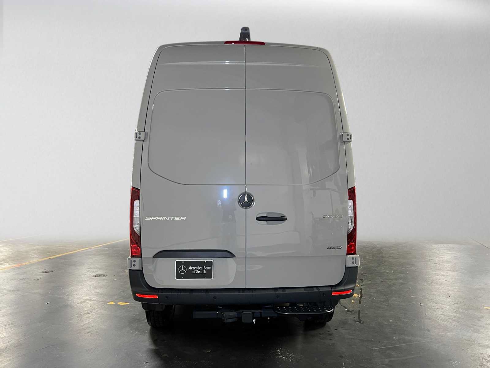 Used 2026 Mercedes-Benz Sprinter 2500 image 4