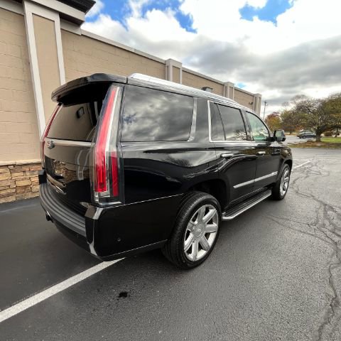 Used 2018 Cadillac Escalade Luxury image 7