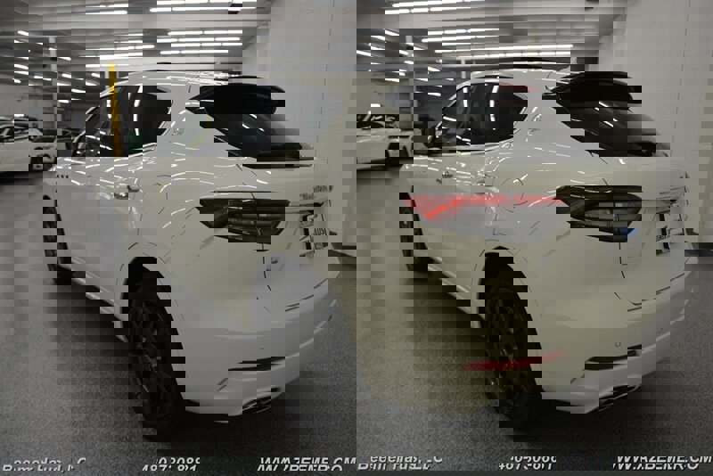 Used 2021 Maserati Levante image 9