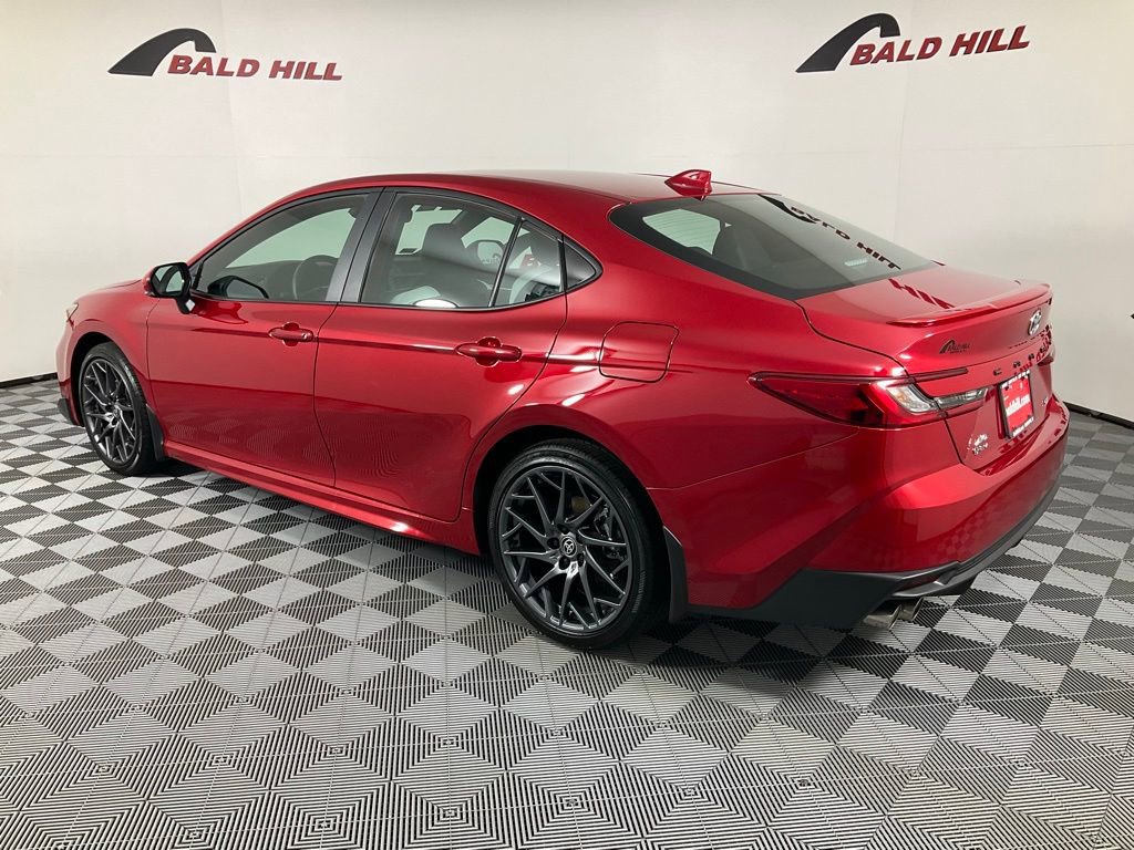 Used 2025 Toyota Camry SE image 4