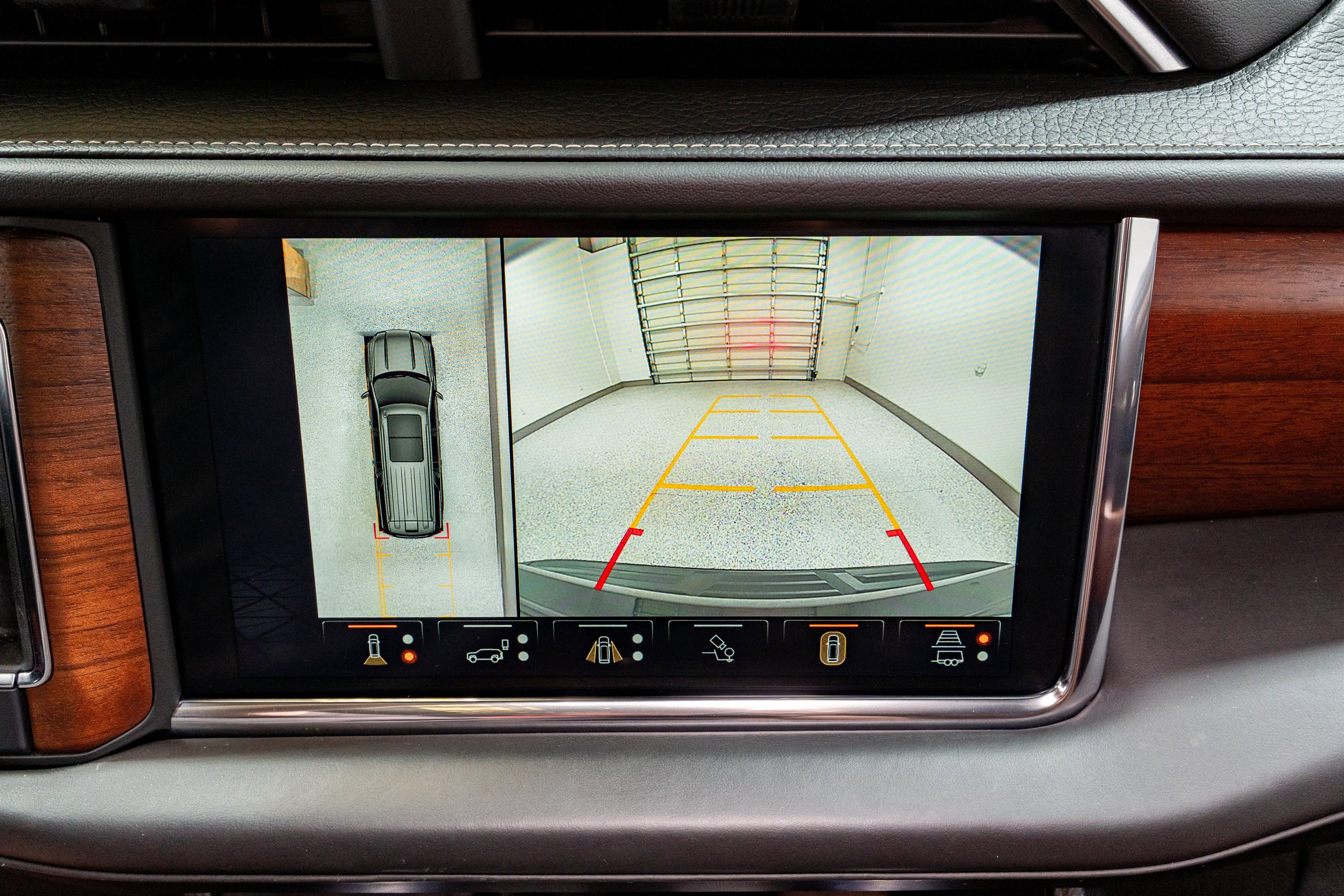 Used 2023 GMC Yukon Denali Ultimate AWD/4WD image 24