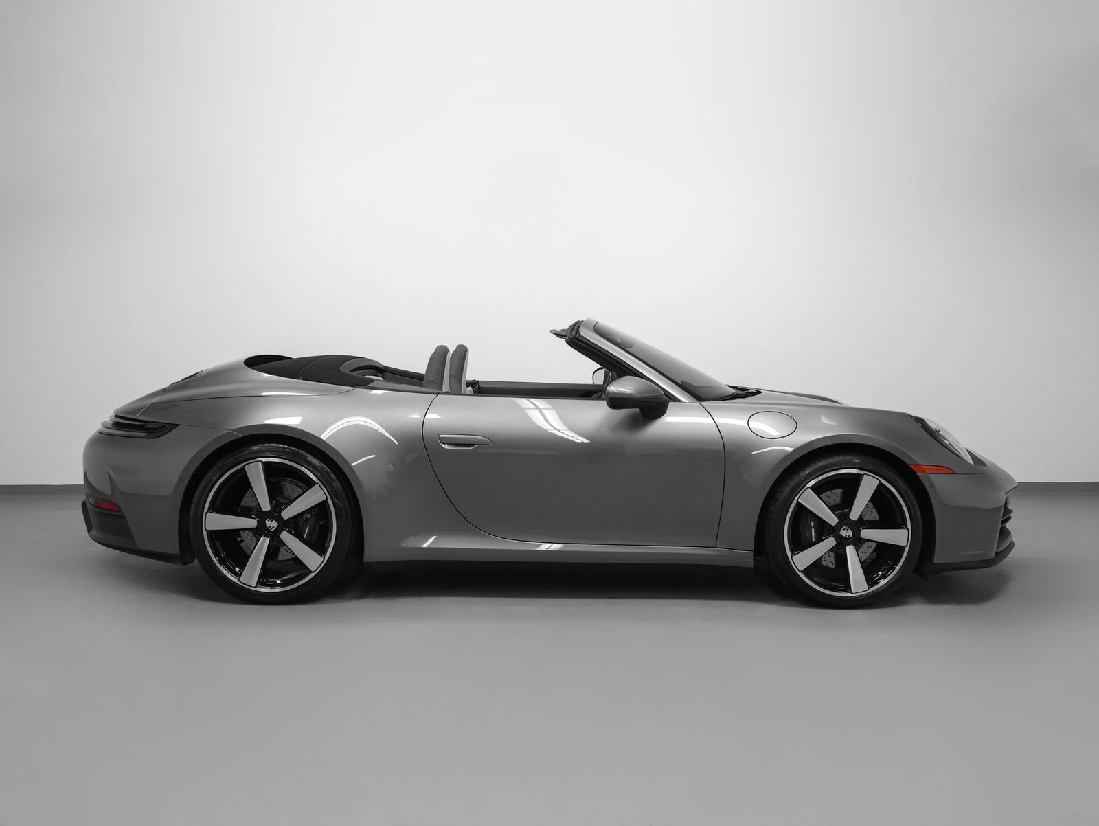 Certified 2025 Porsche 911 Carrera RWD image 13
