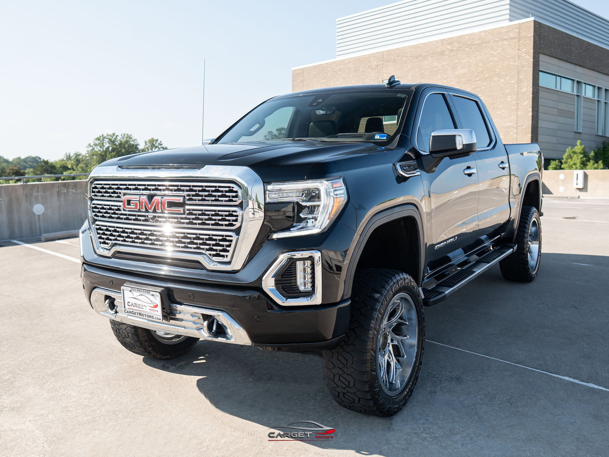 Used 2021 GMC Sierra 1500 Denali w/ Technology Package AWD/4WD image 3