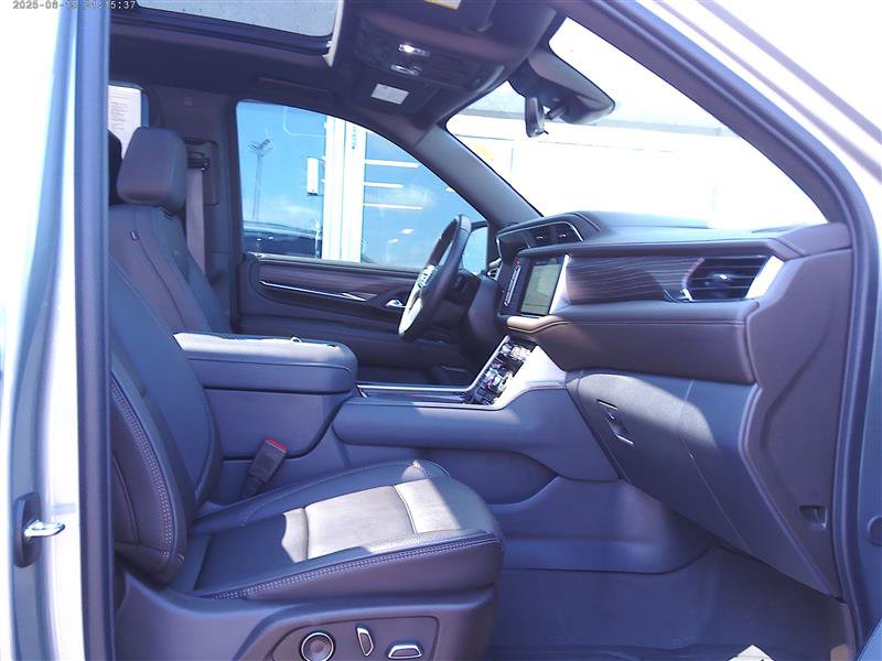 Used 2024 GMC Yukon XL Denali w/ Advanced Technology Package AWD/4WD image 14