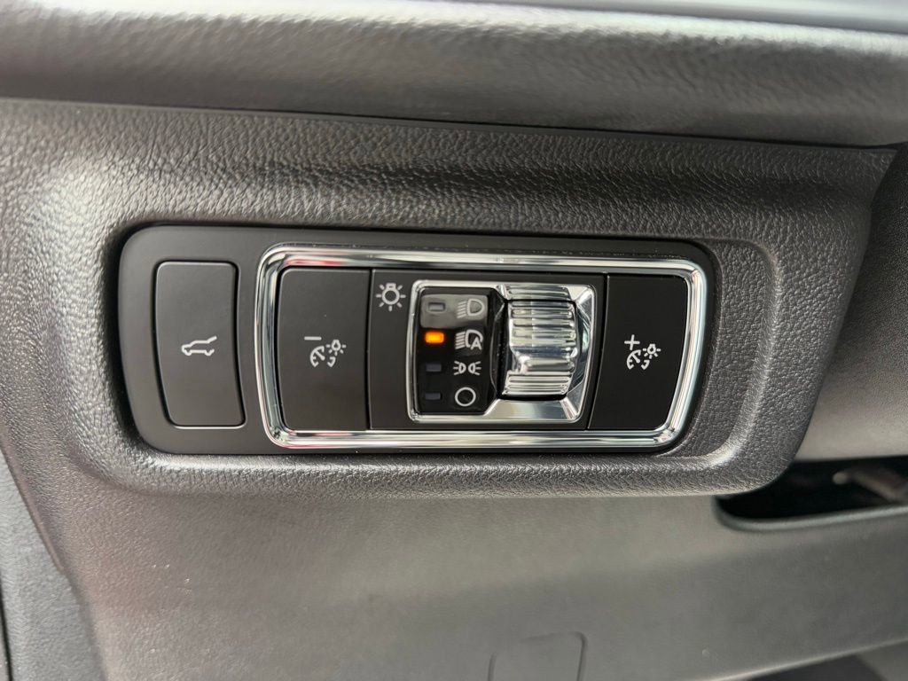 Used 2024 Lincoln Corsair AWD w/ Equipment Group 101A image 14