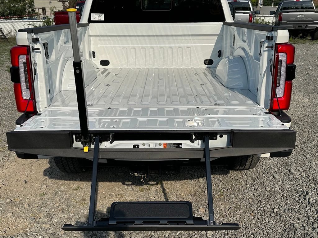 New 2026 Ford F350 Platinum w/ FX4 Off-Road Package AWD/4WD image 29