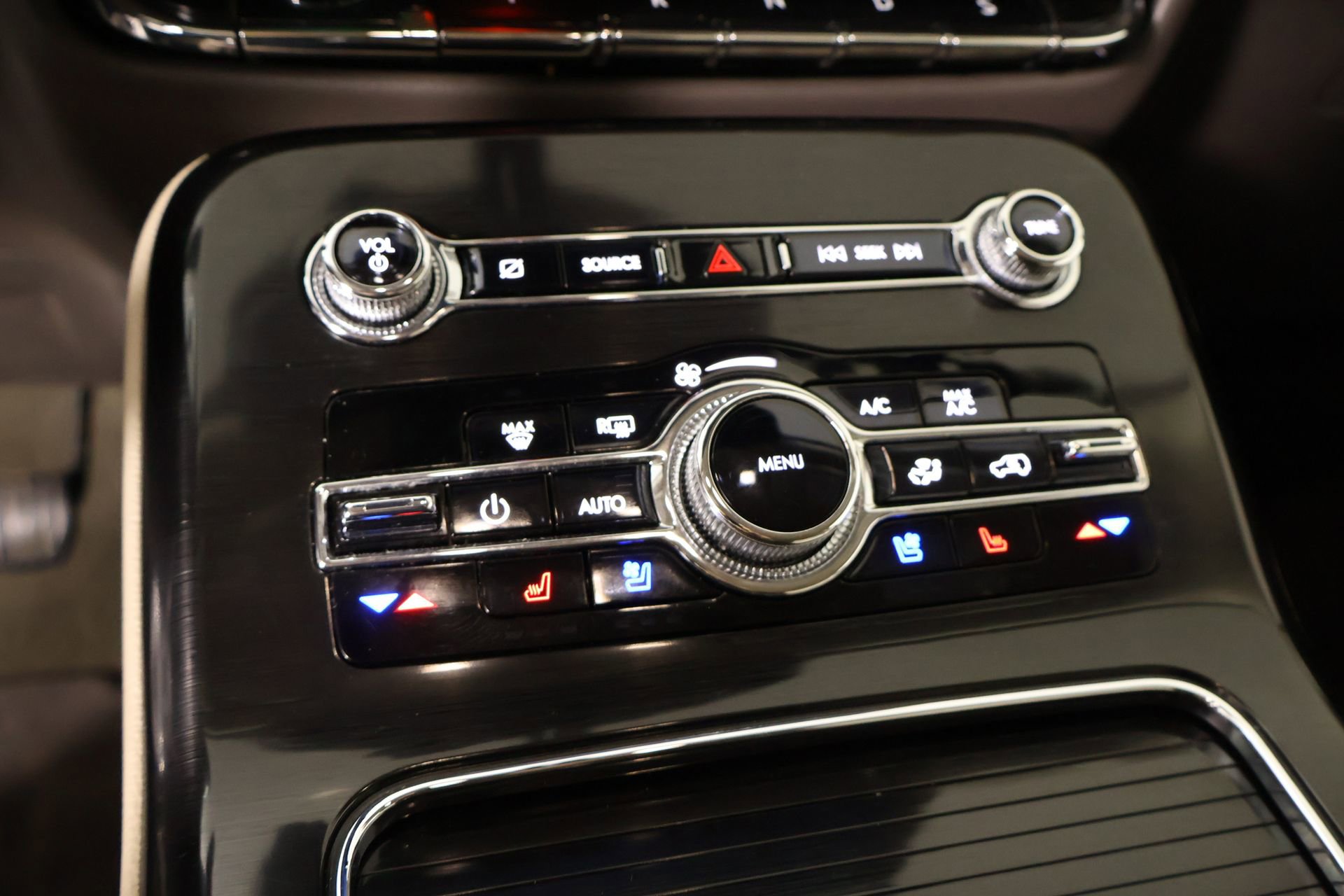 Used 2022 Lincoln Nautilus Reserve image 9