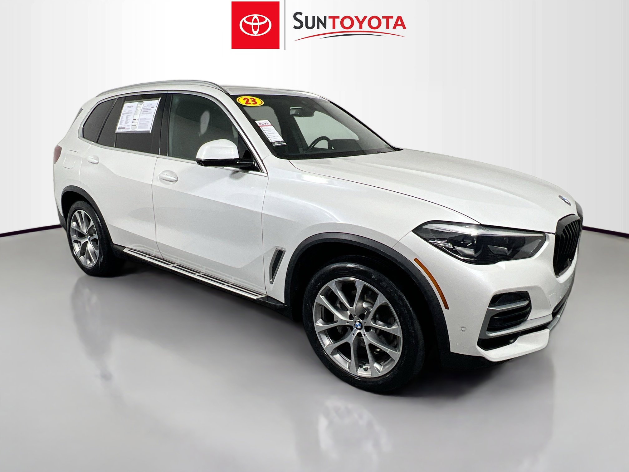 Used 2023 BMW X5 xDrive40i w/ Premium Package AWD/4WD image 1