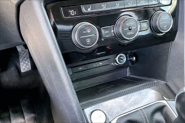 Used 2024 Volkswagen Taos SE image 15