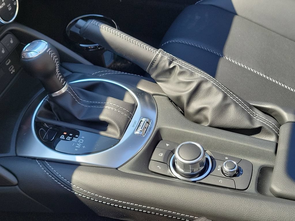 New 2026 MAZDA MX-5 Miata RF Grand Touring RWD image 32