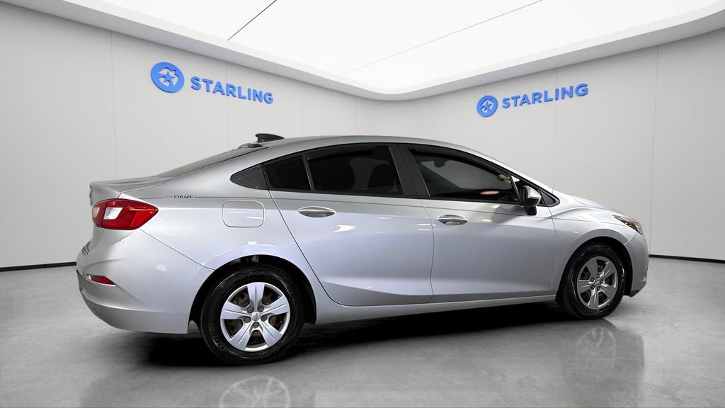 Used 2017 Chevrolet Cruze LS FWD image 10