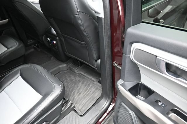 Used 2023 Ford Explorer XLT w/ Equipment Group 202A AWD/4WD image 37