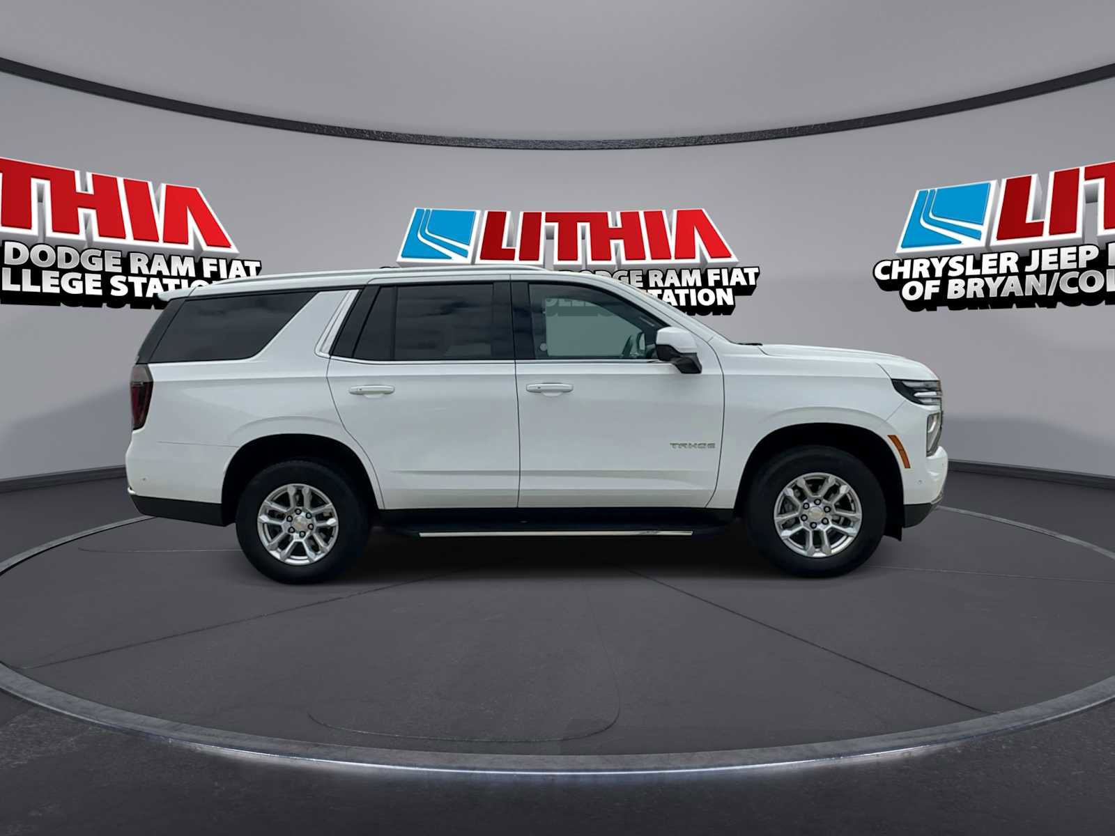 Used 2025 Chevrolet Tahoe LT AWD/4WD image 9