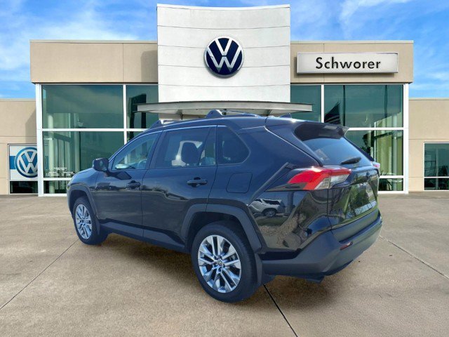 Used 2023 Toyota RAV4 XLE Premium FWD image 5