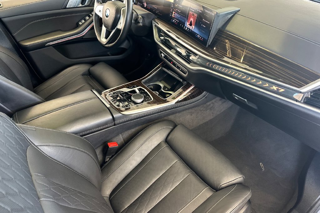 Used 2026 BMW X7 xDrive40i AWD/4WD image 19