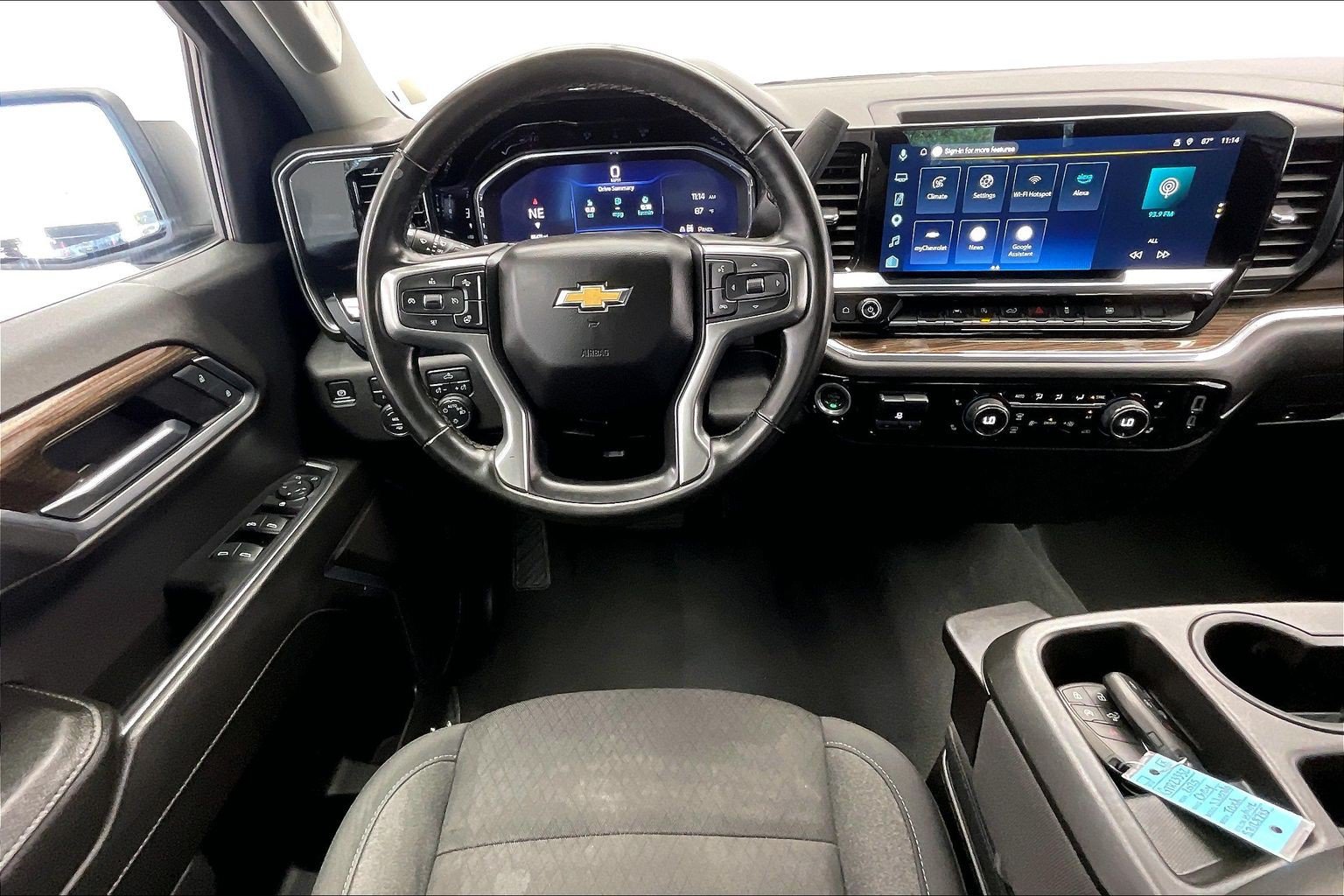 Used 2025 Chevrolet Silverado 1500 LT AWD/4WD image 4