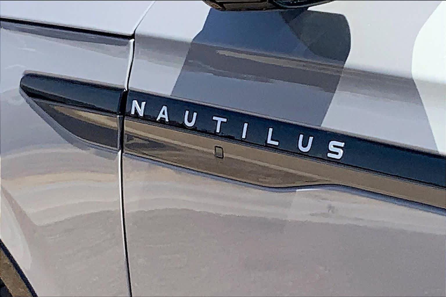 New 2026 Lincoln Nautilus Reserve w/ Jet Appearance Package AWD/4WD image 15