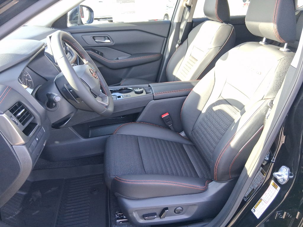 New 2026 Nissan Rogue SV image 10