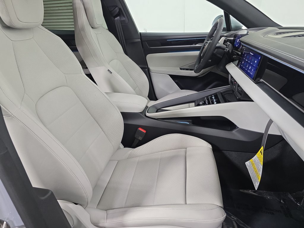 New 2026 Porsche Macan Electric RWD image 27