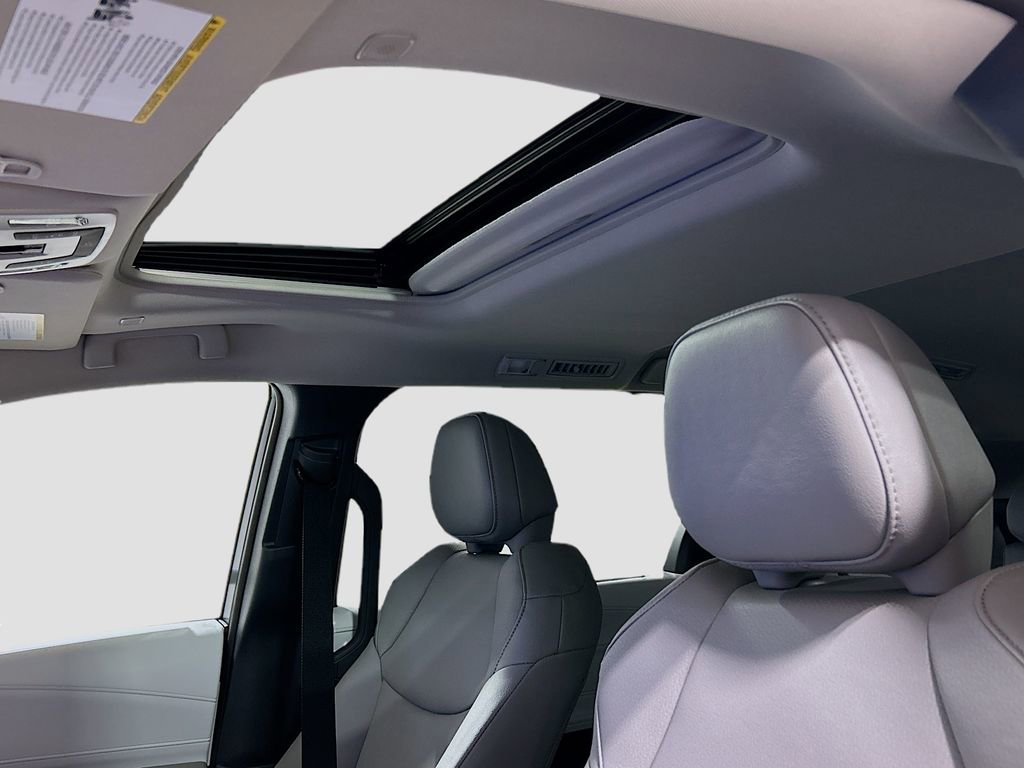 Used 2026 Toyota Sienna XLE image 21