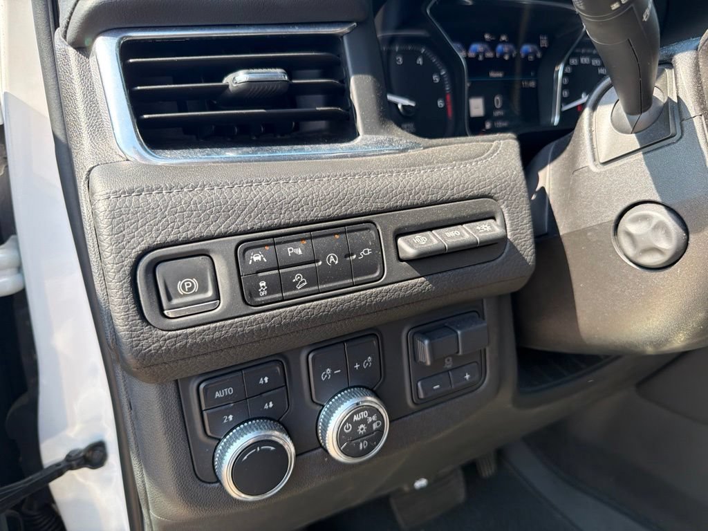Used 2021 GMC Yukon Denali w/ Denali Premium Package AWD/4WD image 28