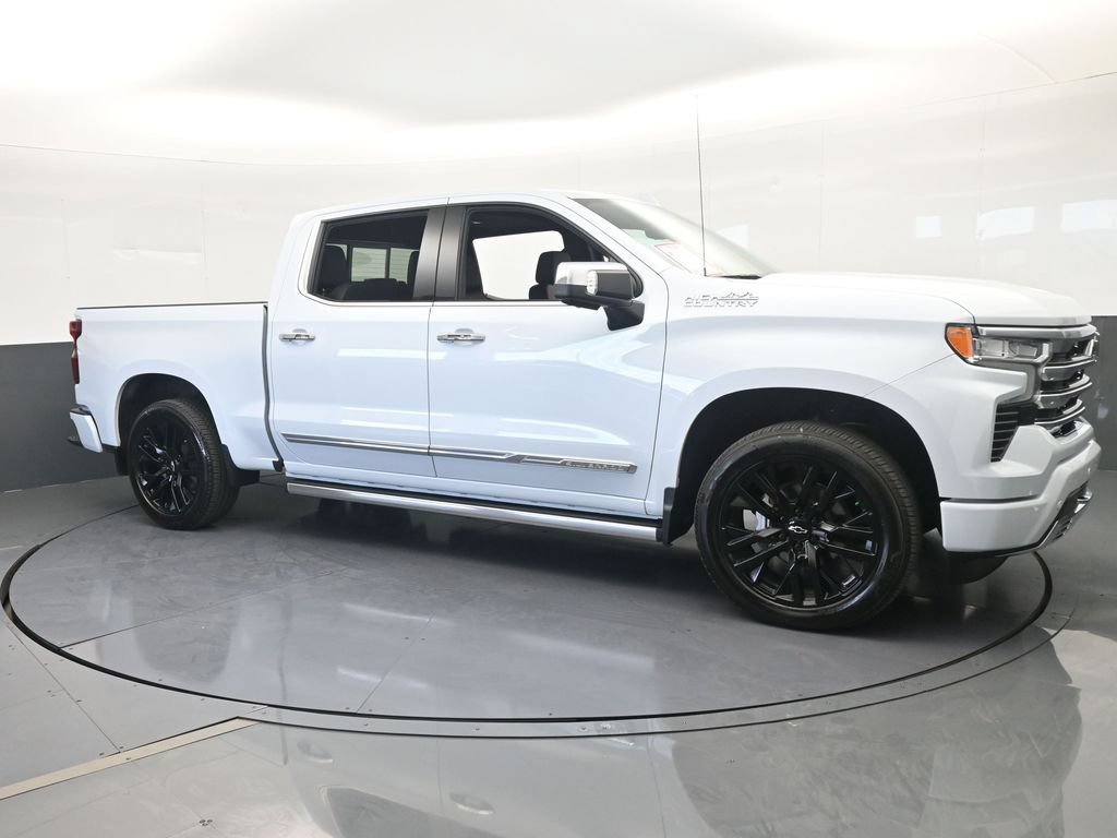 Used 2026 Chevrolet Silverado 1500 High Country w/ Technology Package AWD/4WD image 8