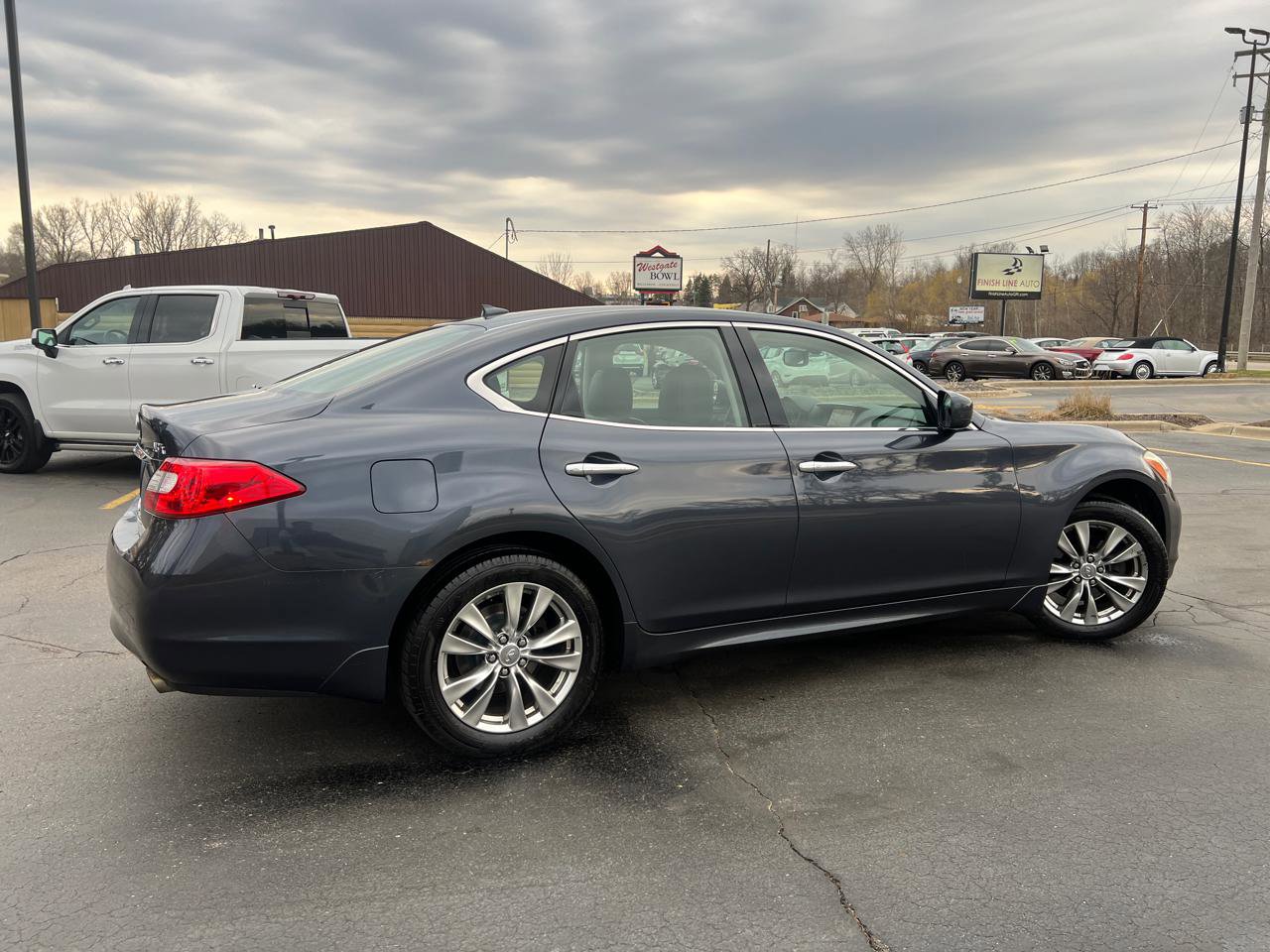 Used 2011 INFINITI M37 x w/ Premium Pkg AWD/4WD image 8