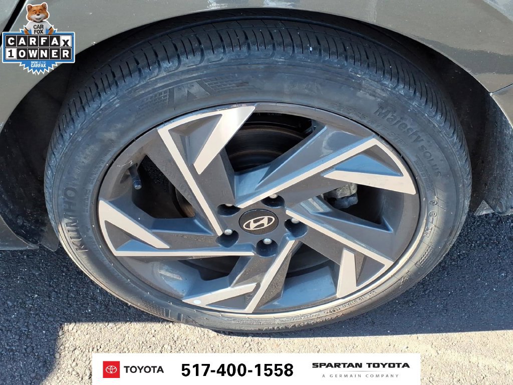 Used 2025 Hyundai Elantra Limited FWD image 11