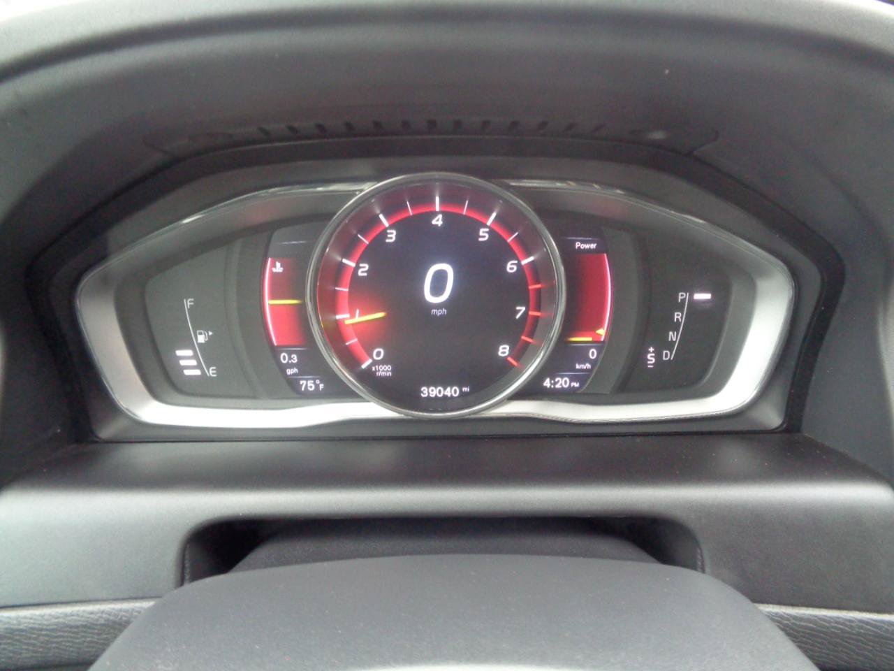 Used 2016 Volvo XC60 T6 w/ Proximity Package AWD/4WD image 8