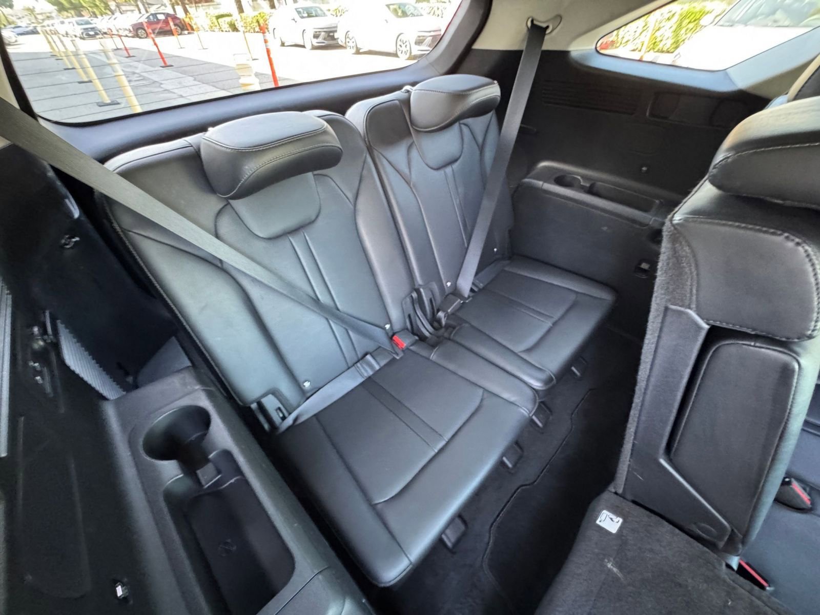 Used 2024 Kia Sorento S image 31