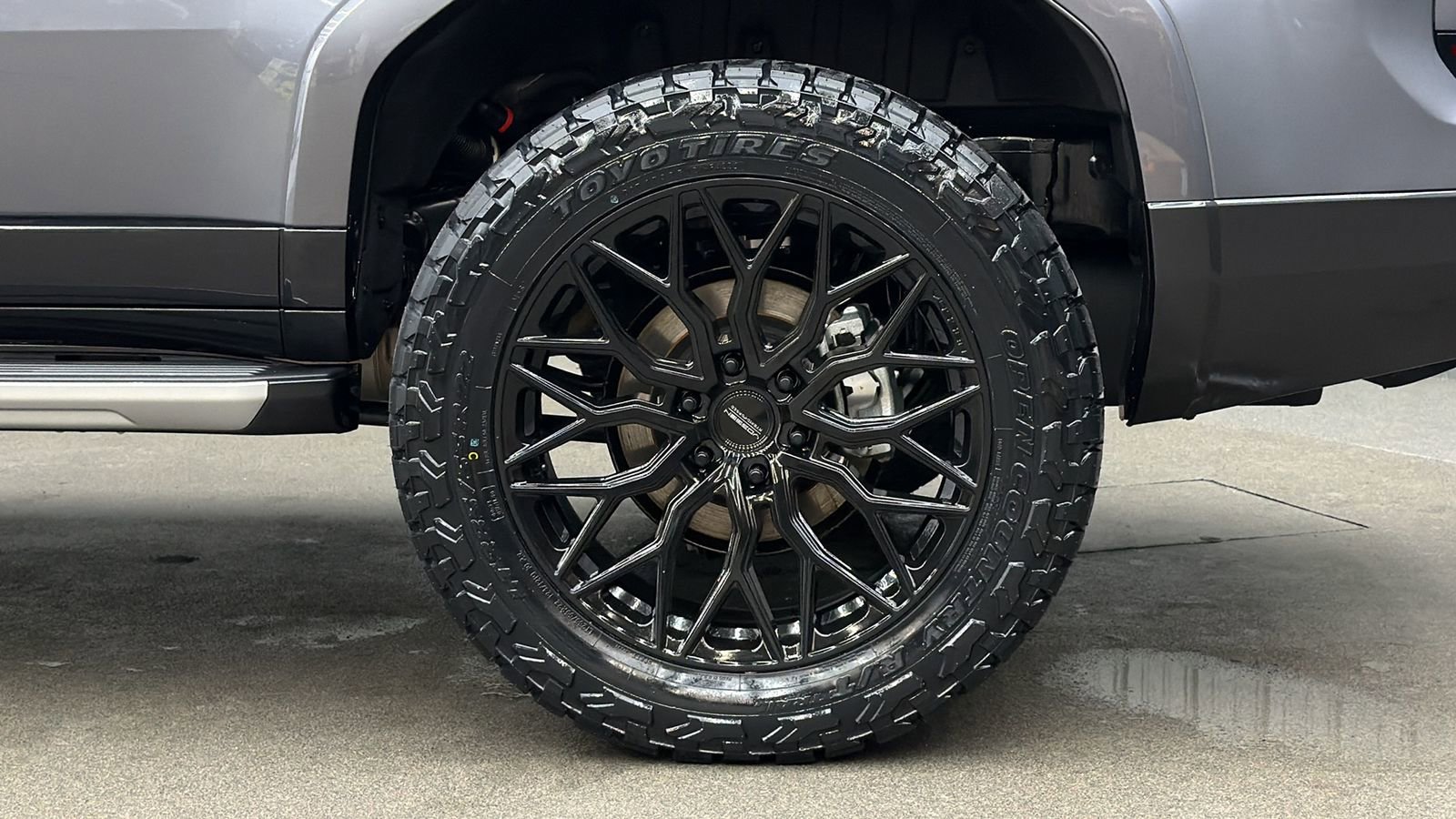 Used 2026 Lexus GX 550 w/ Accessory Package (2T) image 12