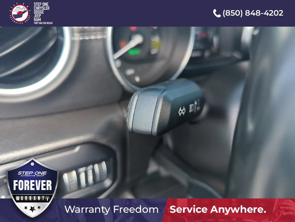 Used 2022 Jeep Wrangler Unlimited Sahara w/ Cold Weather Group AWD/4WD image 20